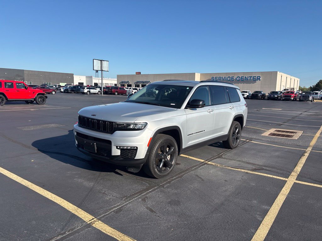 Used 2022 Jeep Grand Cherokee L Limited w/ Luxury Tech Group II AWD/4WD image 5