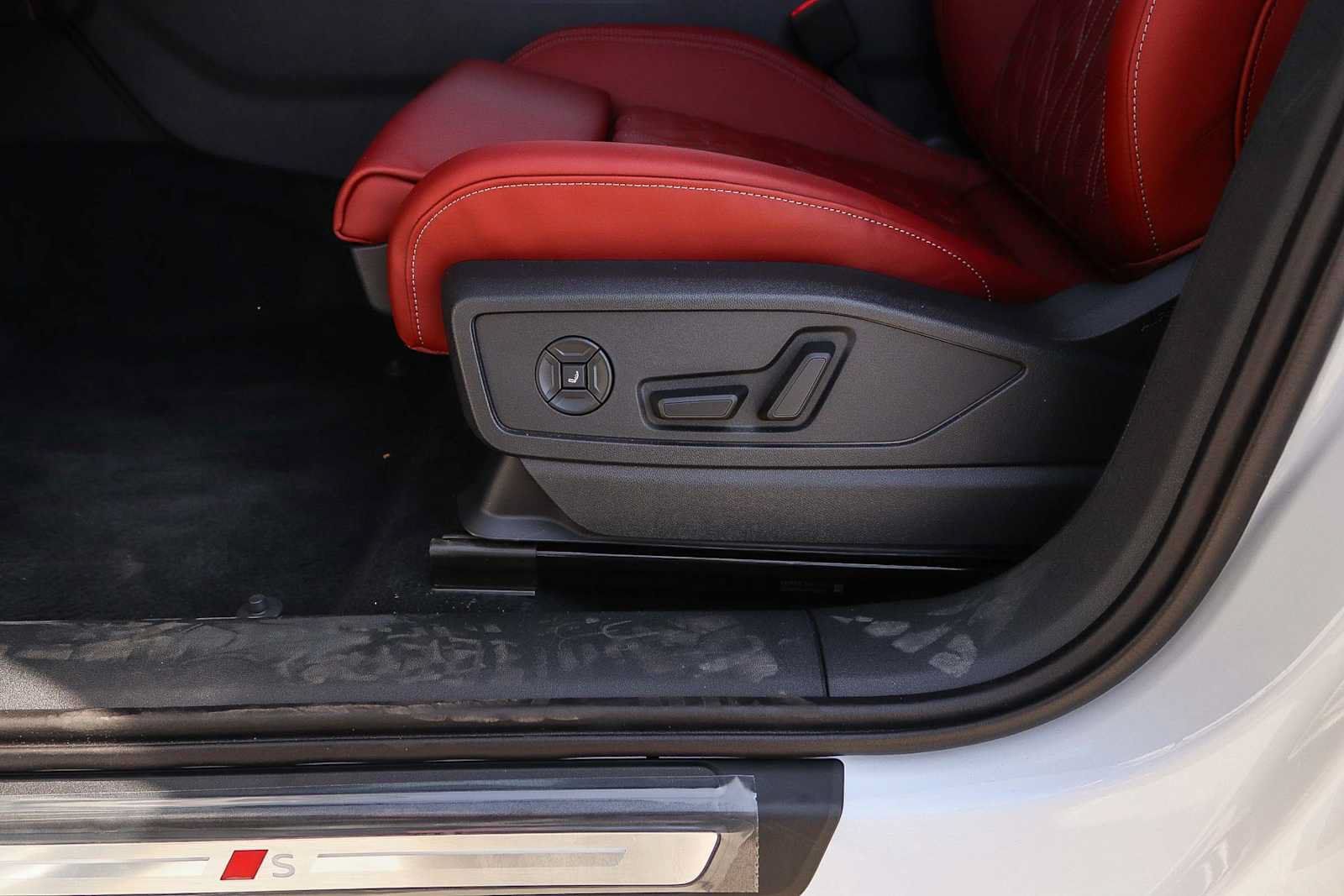 New 2026 Audi SQ5 Premium Plus AWD/4WD image 25
