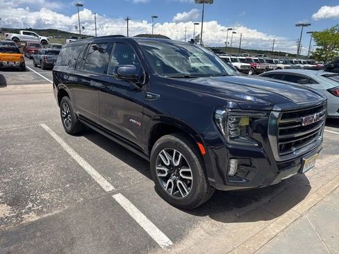 Used 2023 GMC Yukon XL AT4 AWD/4WD image 2