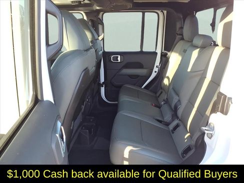 New 2026 Jeep Gladiator Mojave image 12