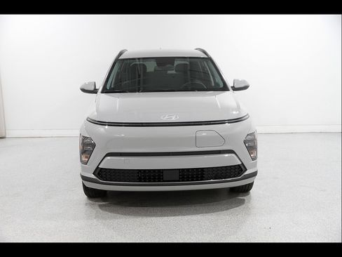 Certified 2024 Hyundai Kona SEL FWD image 2