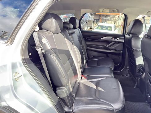 Used 2022 MAZDA CX-9 Touring image 16
