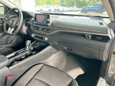 Used 2024 Nissan Altima 2.5 SV image 30