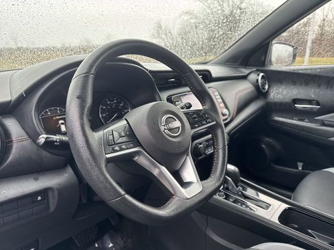 Used 2023 Nissan Kicks SR w/ SR Premium Package FWD image 20