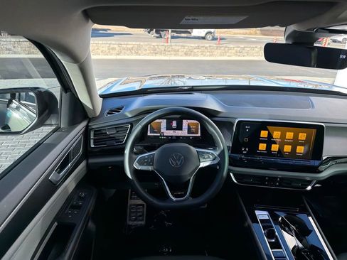 Used 2024 Volkswagen Atlas Peak Edition SEL image 16