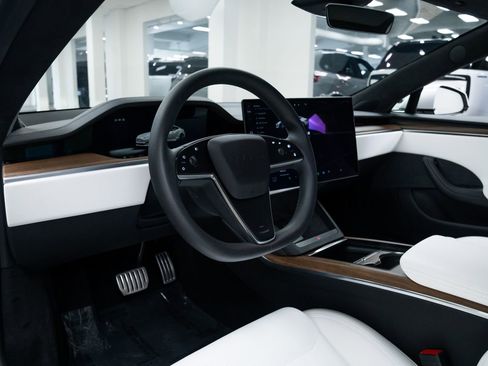 Used 2024 Tesla Model S image 18