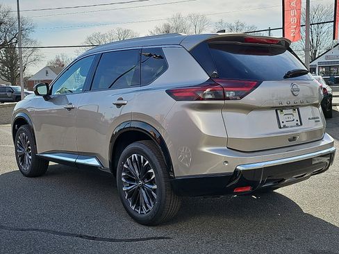 New 2026 Nissan Rogue Platinum image 3