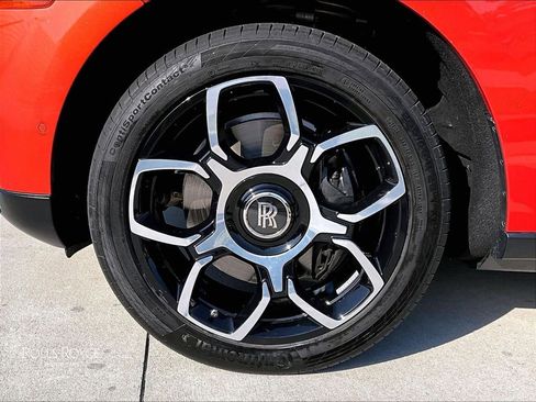 Used 2022 Rolls-Royce Cullinan Black Badge w/ Dark Exterior Package AWD/4WD image 10
