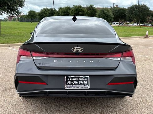 Used 2025 Hyundai Elantra Sport FWD image 6