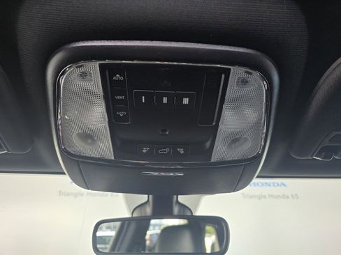 Used 2019 Jeep Grand Cherokee Altitude image 23