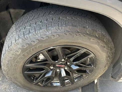 Used 2024 GMC Sierra 1500 Elevation w/ Elevation Premium Package AWD/4WD image 4