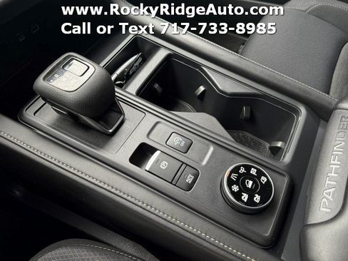 Used 2024 Nissan Pathfinder S AWD/4WD image 27