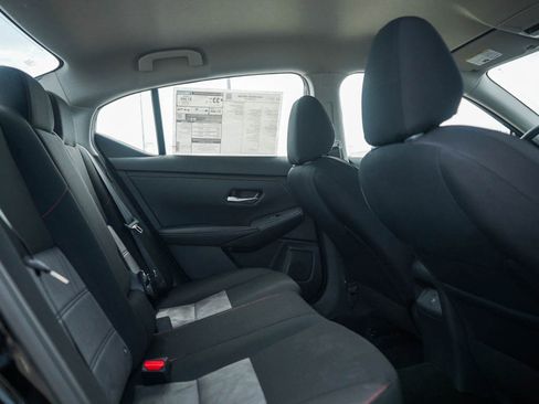 New 2025 Nissan Sentra SR w/ Midnight Edition image 11