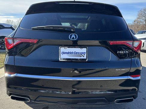 Used 2023 Acura MDX SH-AWD w/ Technology Package image 9