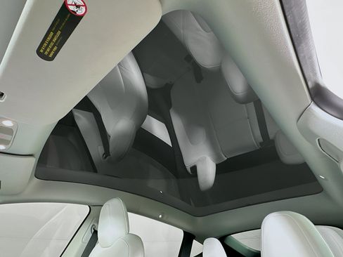 Used 2022 Tesla Model Y Performance image 24