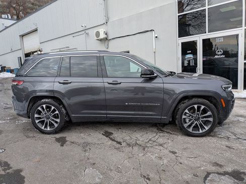 Used 2023 Jeep Grand Cherokee Overland image 5
