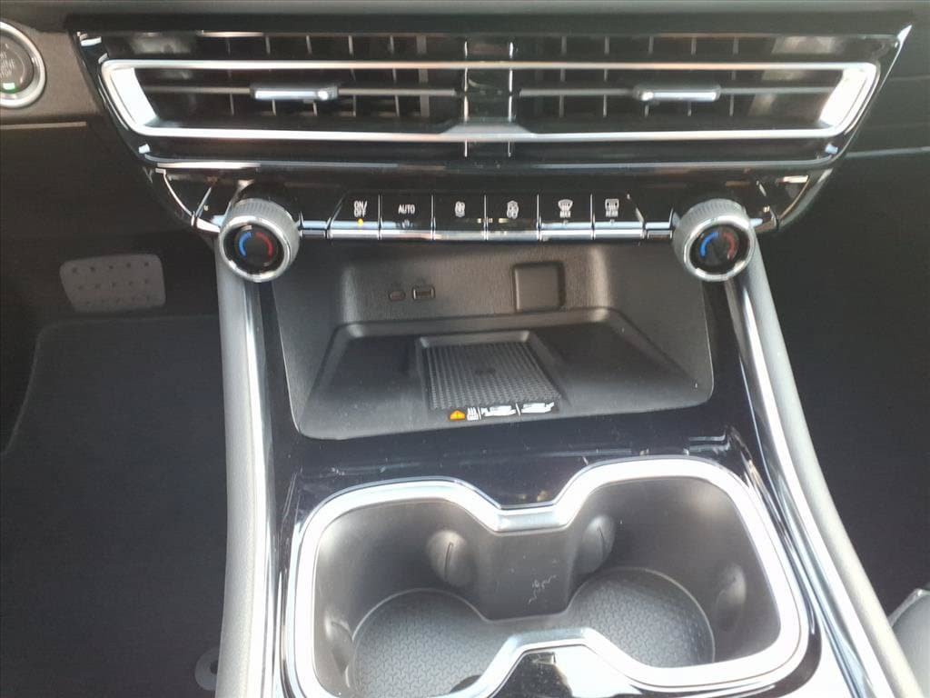 New 2026 Chevrolet Traverse LT w/ Enhanced Driving Package FWD image 24