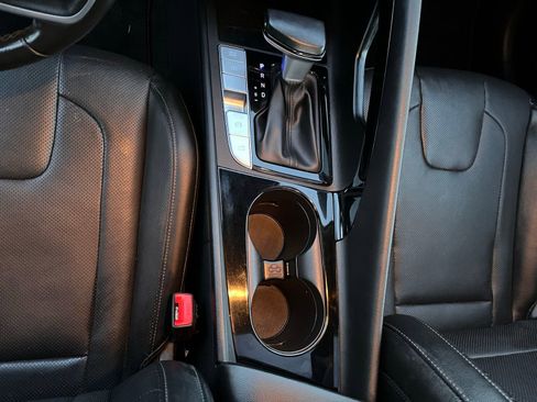 Certified 2023 Hyundai Elantra Limited w/ Cargo Package image 33