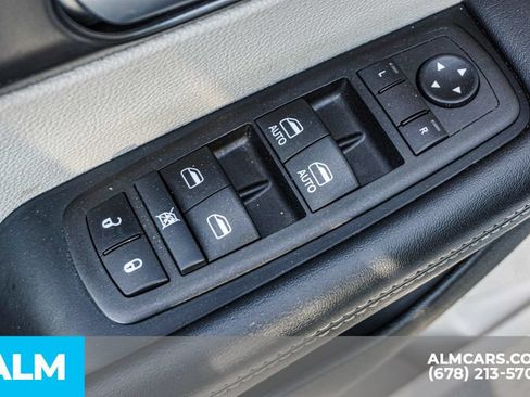 Used 2024 Chrysler Pacifica Touring-L FWD image 52