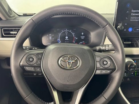 Used 2025 Toyota RAV4 Limited AWD/4WD image 13