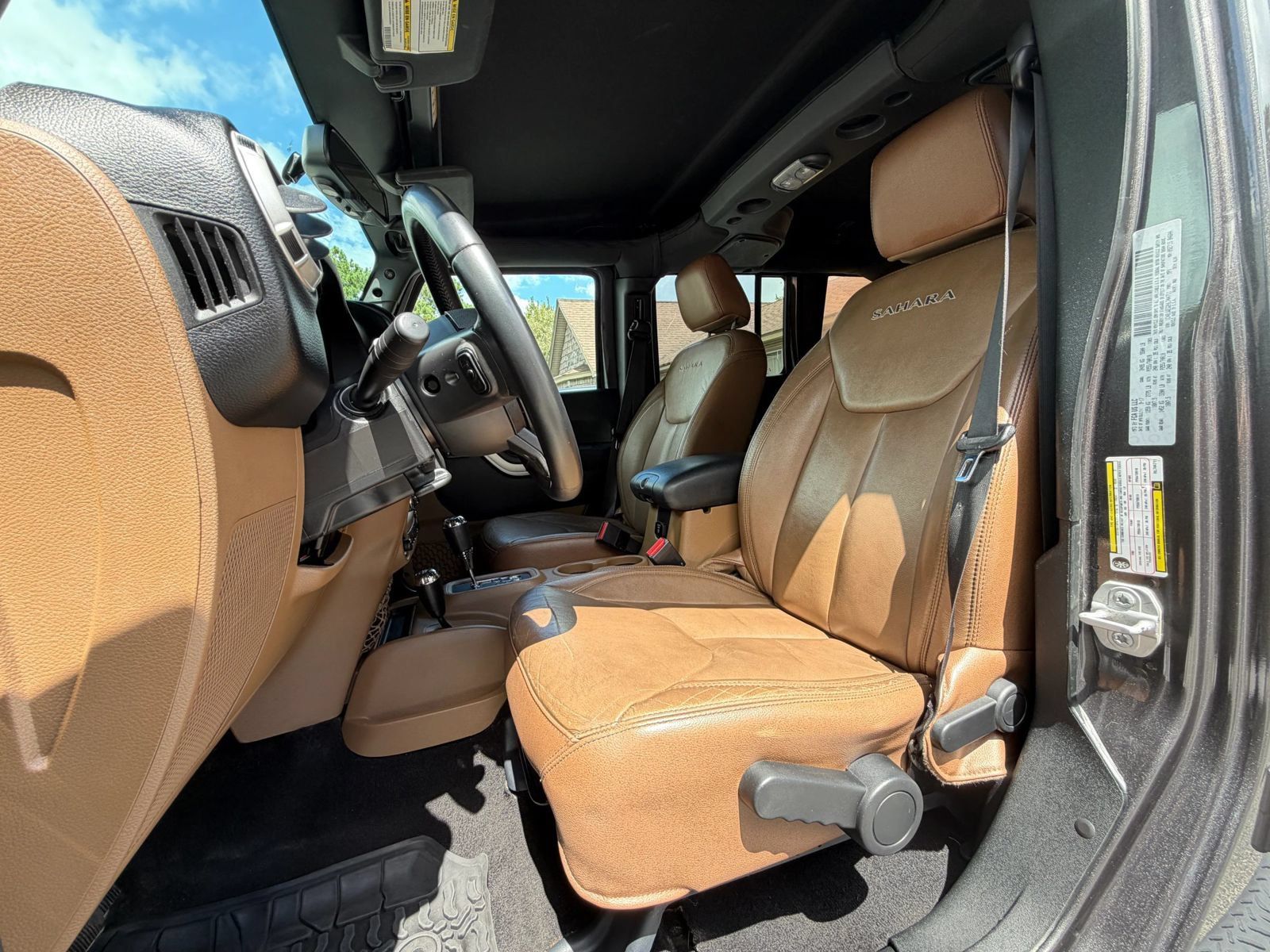 Used 2017 Jeep Wrangler Unlimited Sahara w/ Max Tow Package AWD/4WD image 10