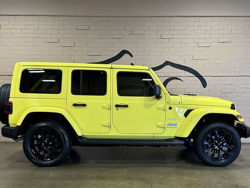 Used 2023 Jeep Wrangler Unlimited Sahara w/ Cold Weather Group AWD/4WD image 3