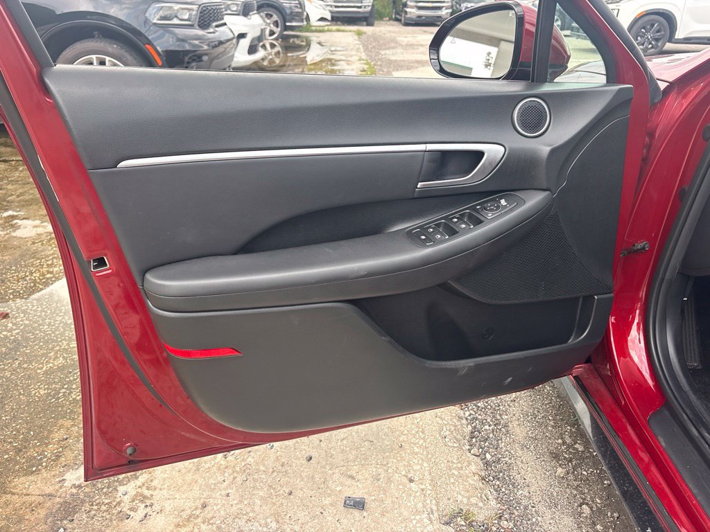 Used 2025 Hyundai Sonata SEL FWD image 11