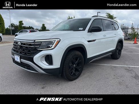 Used 2024 Volkswagen Atlas Peak Edition SEL AWD/4WD image 1