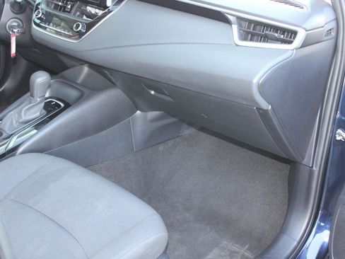 Used 2021 Toyota Corolla LE image 36