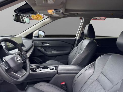 Certified 2025 Nissan Rogue Platinum AWD/4WD image 9