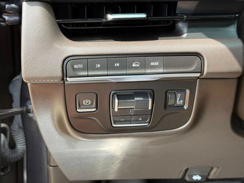 Used 2023 Cadillac Escalade Sport AWD/4WD image 18