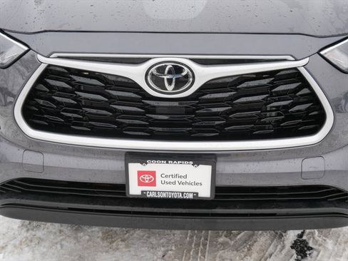 Certified 2022 Toyota Highlander XLE image 9