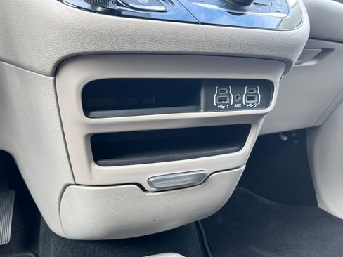 Used 2023 Chrysler Voyager LX FWD image 21