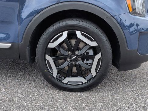 Used 2025 Kia Telluride S image 12