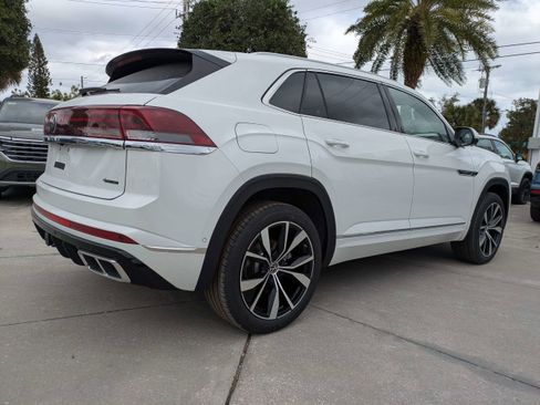 New 2026 Volkswagen Atlas Cross Sport SEL Premium R-Line image 4