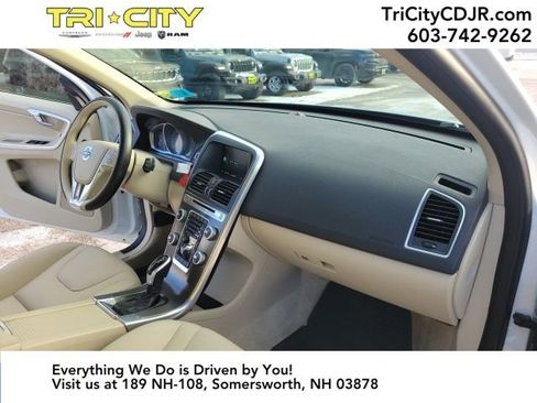 Used 2015 Volvo XC60 T5 image 17