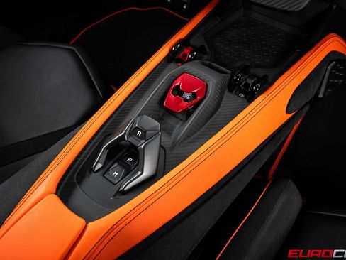 Used 2025 Lamborghini Revuelto AWD/4WD image 33