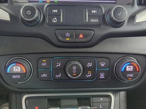 Used 2022 GMC Terrain SLT w/ Tech Package FWD image 22