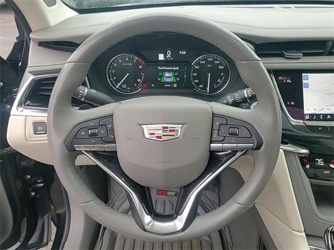 Used 2023 Cadillac XT6 Premium Luxury image 14