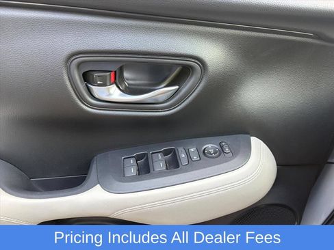 Used 2025 Honda HR-V LX image 13