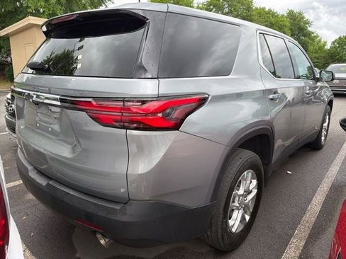 Used 2023 Chevrolet Traverse LS AWD/4WD image 5