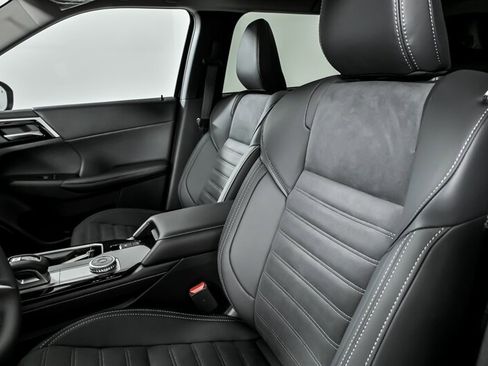 New 2026 Mitsubishi Outlander SE AWD/4WD image 12