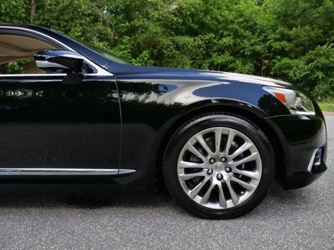 Used 2016 Lexus LS 460 w/ Comfort Package RWD image 49