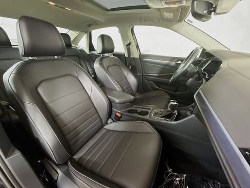 Used 2023 Volkswagen Jetta SE w/ Panoramic Sunroof Package FWD image 25