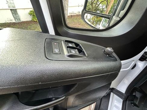 Used 2023 RAM ProMaster 2500 FWD image 13