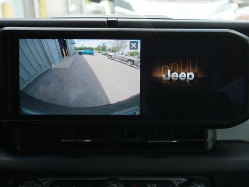 Used 2024 Jeep Wrangler Unlimited Sport AWD/4WD image 5