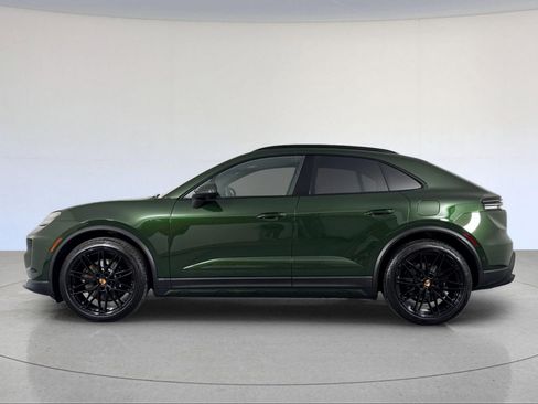 Used 2025 Porsche Macan 4S Electric image 2