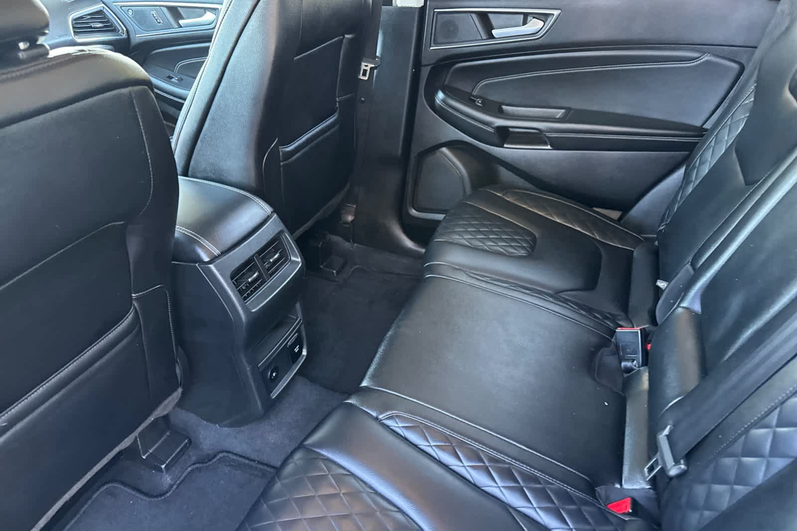 Used 2023 Ford Edge Titanium AWD/4WD image 4