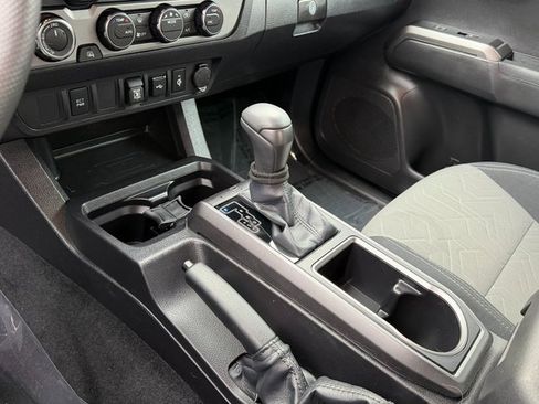 Used 2022 Toyota Tacoma TRD Sport image 25