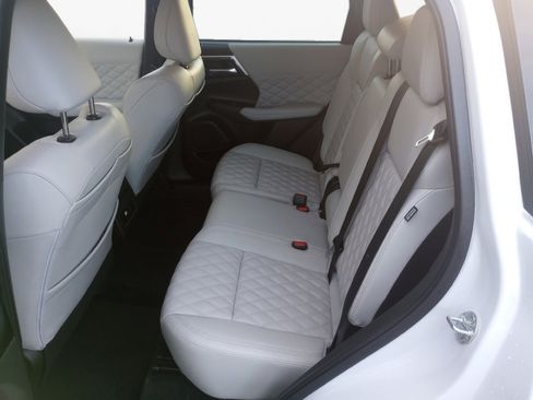 Used 2022 Mitsubishi Outlander SEL image 16